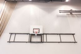 Basketbalinstallatie Zijwaarts en Ophijsbaar 90x120/100