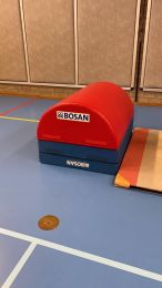 MAGIC BLOC HALF ROND, AFM 120 X 90 X 45 CM (lxbxh)